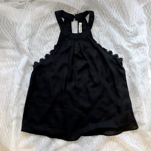NEW Peach Royal medium black top
